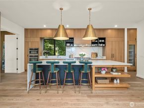 10823 SE 12th Street, Bellevue WA 98004
