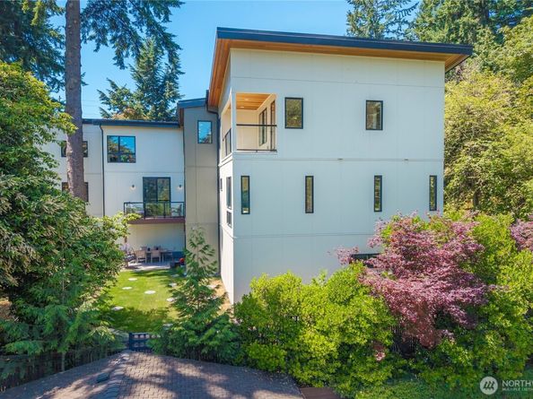 10823 SE 12th Street, Bellevue WA 98004