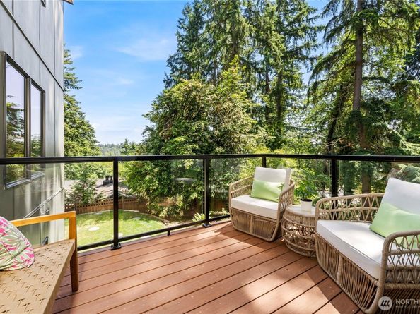 10823 SE 12th Street, Bellevue WA 98004