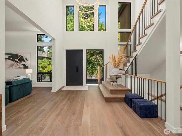 10823 SE 12th Street, Bellevue WA 98004