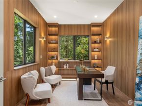 10823 SE 12th Street, Bellevue WA 98004