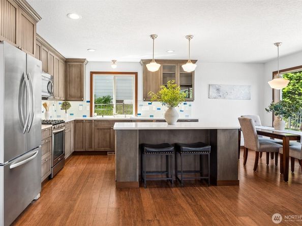 931 Oyster Bay Court, Bremerton WA 98312