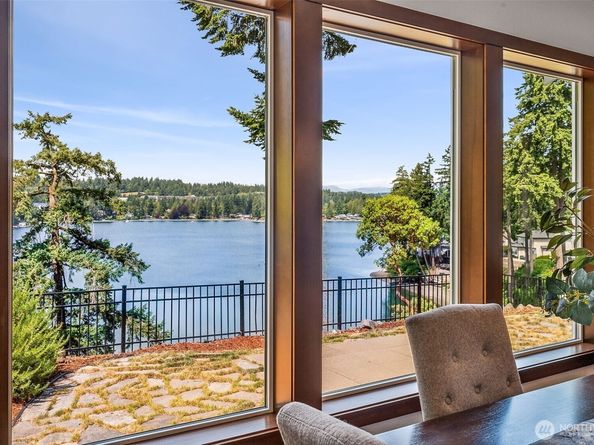 931 Oyster Bay Court, Bremerton WA 98312