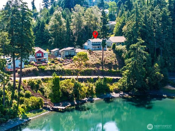 931 Oyster Bay Court, Bremerton WA 98312