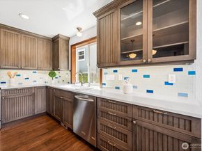 931 Oyster Bay Court, Bremerton WA 98312