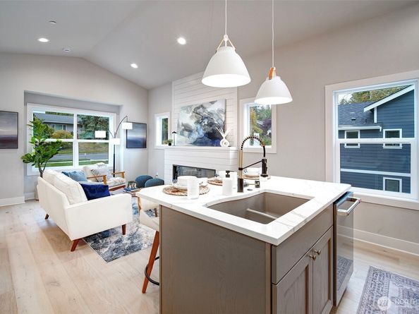 428 20th Avenue, Kirkland WA 98033