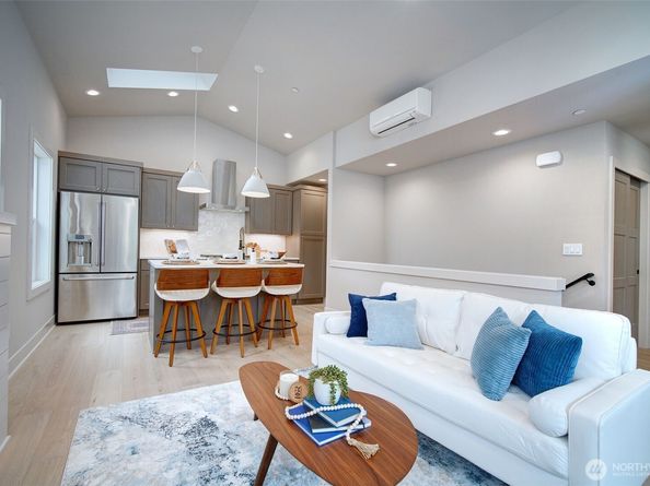 428 20th Avenue, Kirkland WA 98033