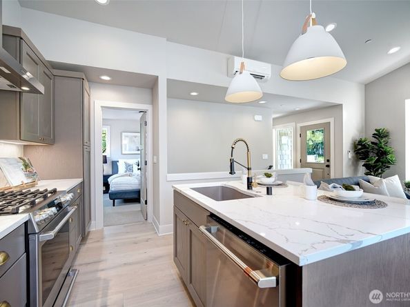 428 20th Avenue, Kirkland WA 98033