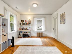 5019 17th Avenue NE, Seattle WA 98105
