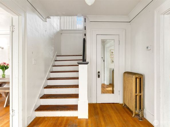 5019 17th Avenue NE, Seattle WA 98105