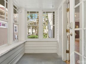 5019 17th Avenue NE, Seattle WA 98105