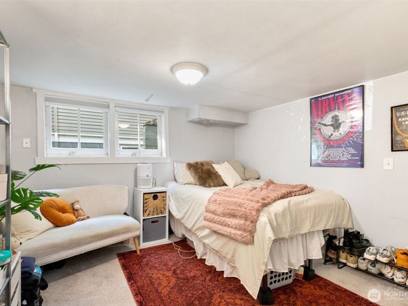 5019 17th Avenue NE, Seattle WA 98105