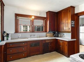 5019 17th Avenue NE, Seattle WA 98105