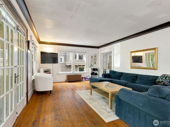 5019 17th Avenue NE, Seattle WA 98105