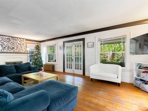 5019 17th Avenue NE, Seattle WA 98105