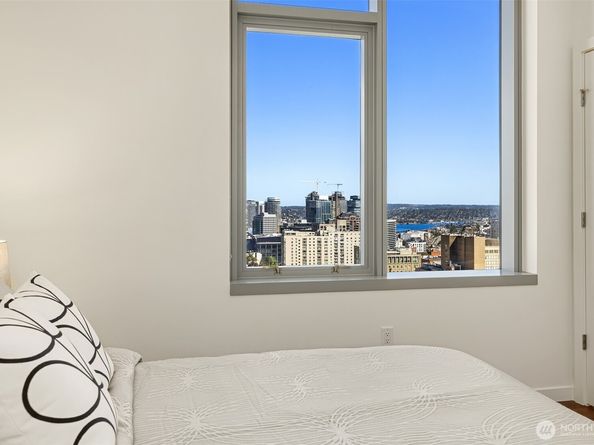 800 Columbia Street 2005, Seattle WA 98104