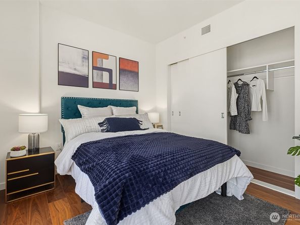 800 Columbia Street 2005, Seattle WA 98104