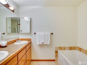 1132 Chestnut Street, Everett WA 98201