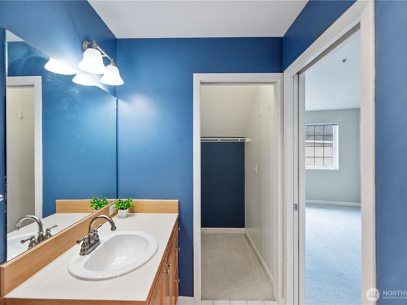 7301 5th Avenue NE 401, Seattle WA 98115