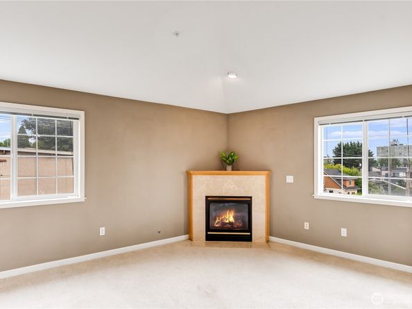 7301 5th Avenue NE 401, Seattle WA 98115