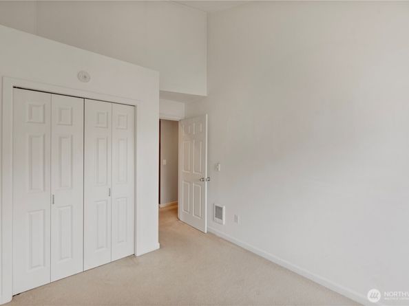 7301 5th Avenue NE 401, Seattle WA 98115
