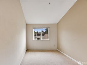 7301 5th Avenue NE 401, Seattle WA 98115