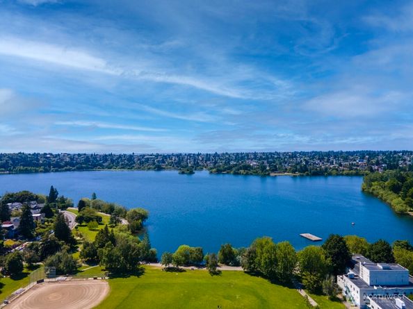 7301 5th Avenue NE 401, Seattle WA 98115
