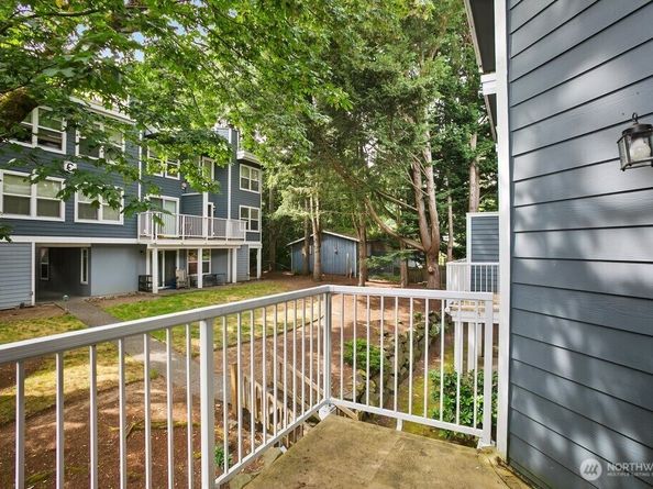 6705 204th Street SW B203, Lynnwood WA 98036