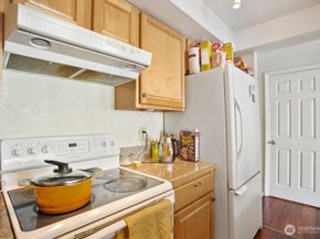 6705 204th Street SW B203, Lynnwood WA 98036