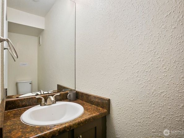 6705 204th Street SW B203, Lynnwood WA 98036