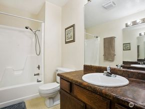6705 204th Street SW B203, Lynnwood WA 98036