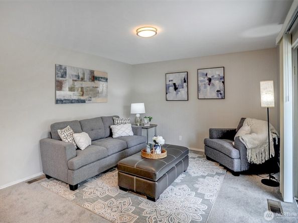 2102 172nd Avenue NE, Bellevue WA 98008