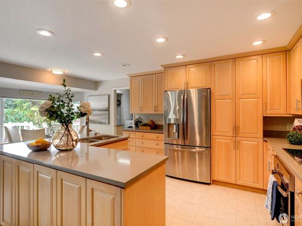 2102 172nd Avenue NE, Bellevue WA 98008