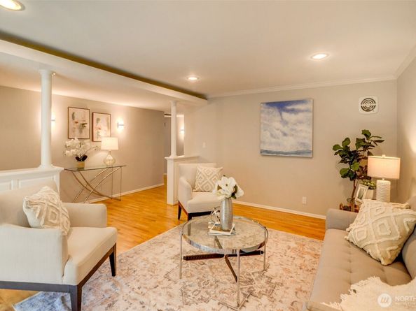 2102 172nd Avenue NE, Bellevue WA 98008