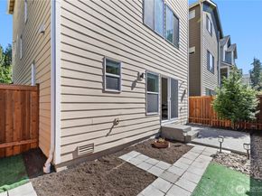 2204 176th Place SW 3, Lynnwood WA 98037