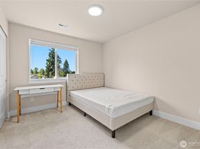 2204 176th Place SW 3, Lynnwood WA 98037
