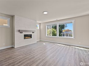 2204 176th Place SW 3, Lynnwood WA 98037