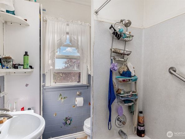 2159 52nd Avenue SW, Seattle WA 98116