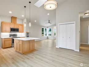 2225 124th Street SE, Everett WA 98208