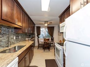 3400 Narrows View Lane NE 204, Bremerton WA 98310