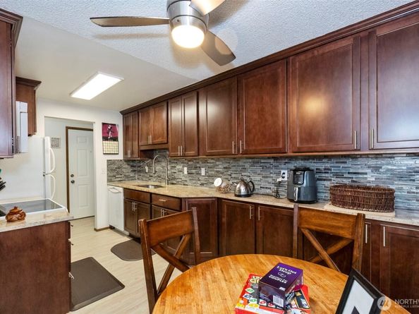 3400 Narrows View Lane NE 204, Bremerton WA 98310