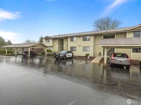 3400 Narrows View Lane NE 204, Bremerton WA 98310