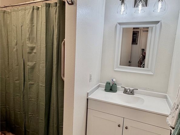 3400 Narrows View Lane NE 204, Bremerton WA 98310