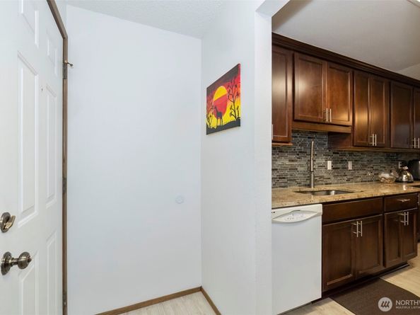 3400 Narrows View Lane NE 204, Bremerton WA 98310