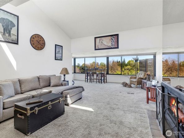 10911 D Glen Acres Drive S, Seattle WA 98168