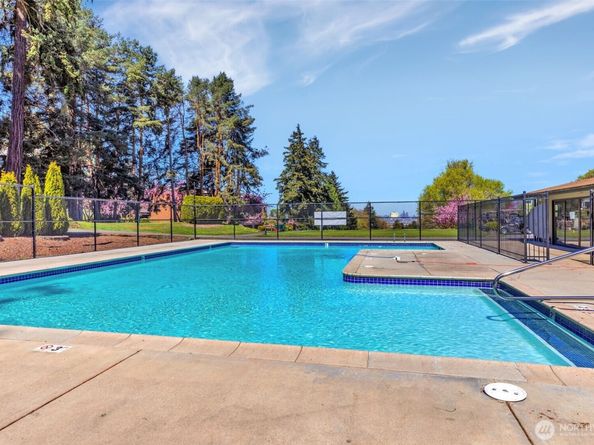 10911 D Glen Acres Drive S, Seattle WA 98168