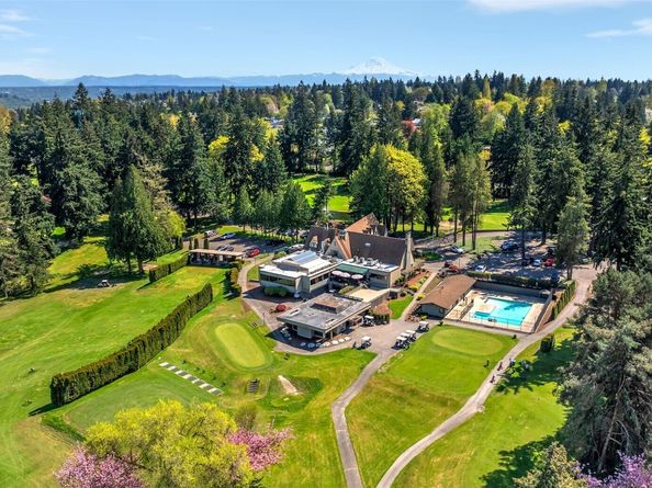 10911 D Glen Acres Drive S, Seattle WA 98168