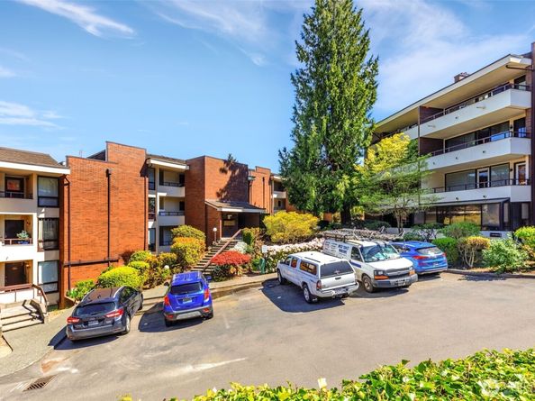 10911 D Glen Acres Drive S, Seattle WA 98168