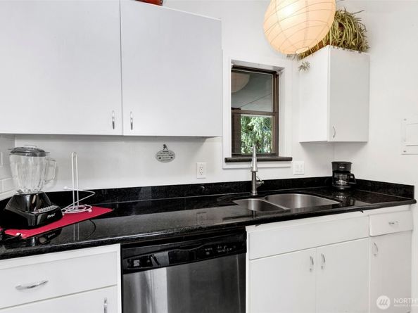 10911 D Glen Acres Drive S, Seattle WA 98168