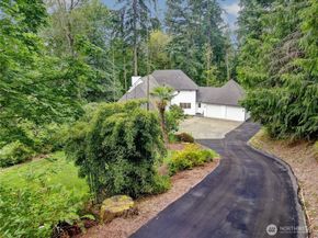 25043 SE Mirrormont Boulevard, Issaquah WA 98027